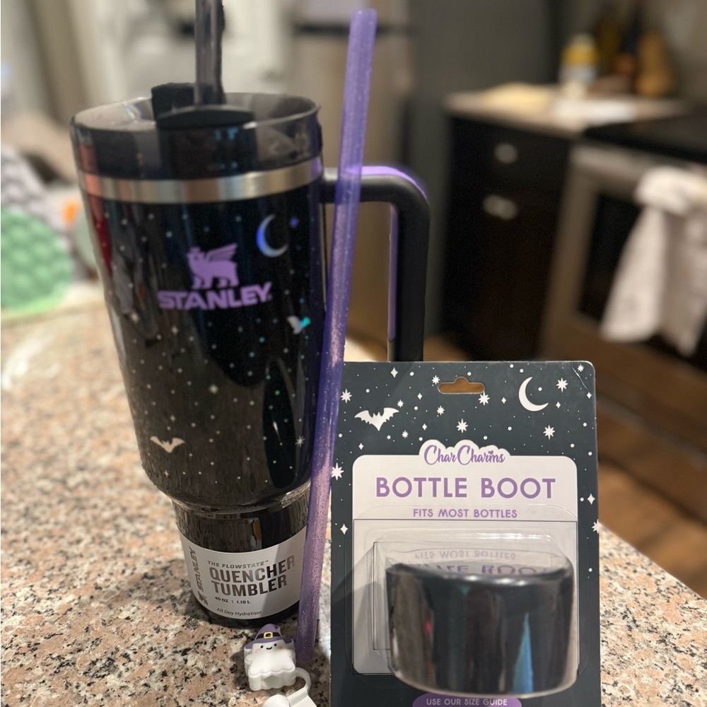 Stanley Halloween special edition Midnight Black Quencher Tumbler with accessory